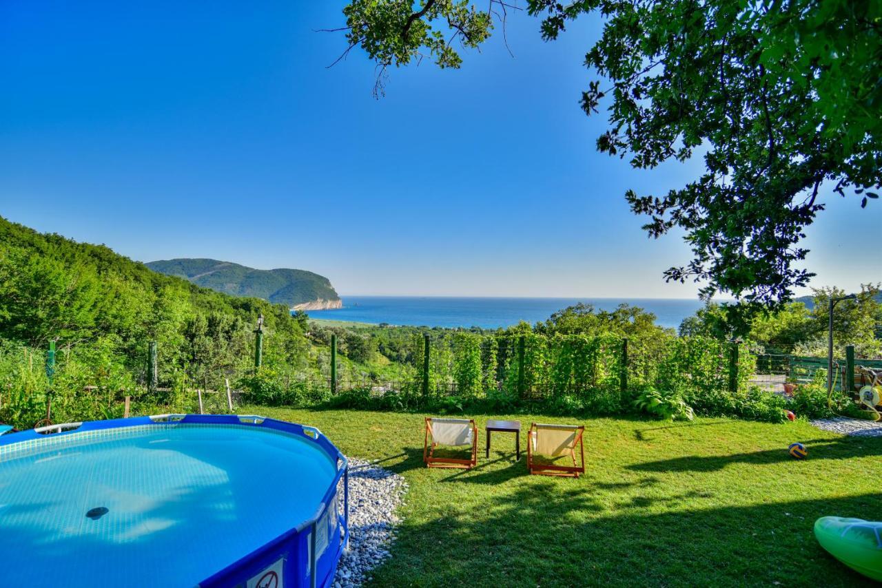 Pataki Studios Petrovac Exterior foto