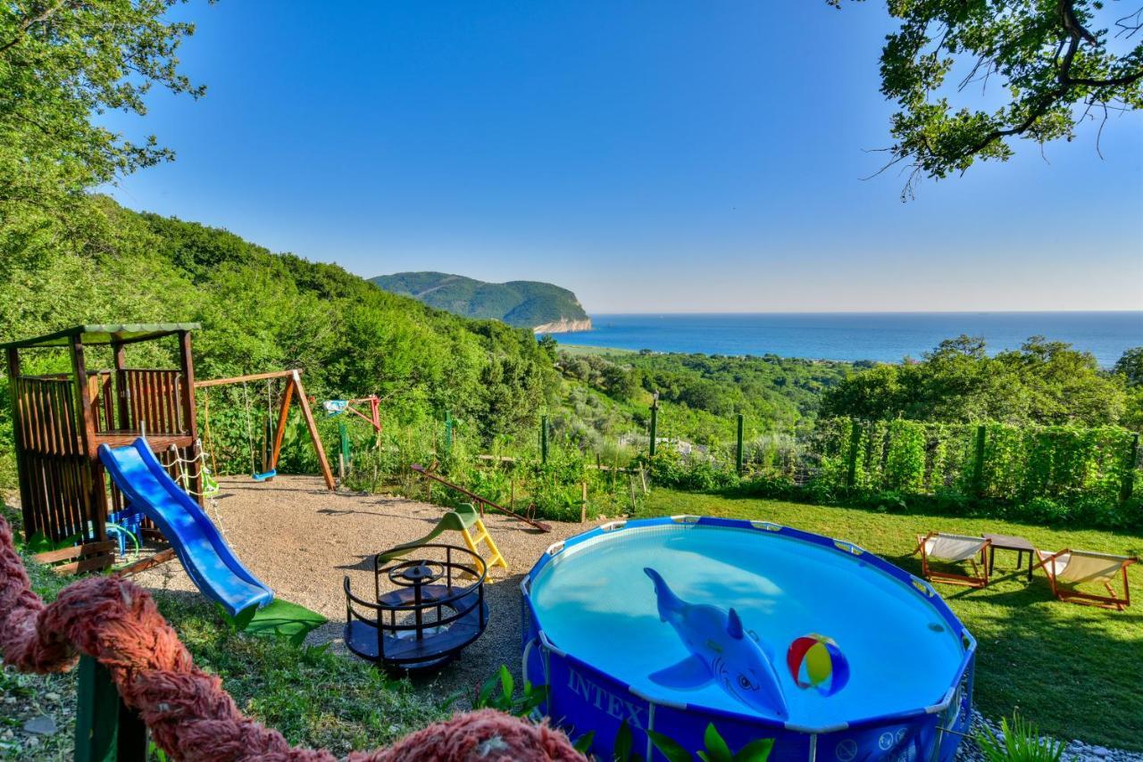 Pataki Studios Petrovac Exterior foto
