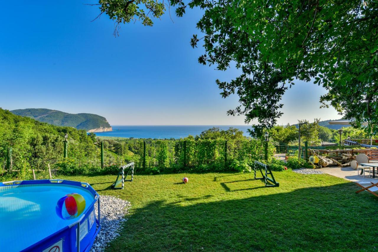 Pataki Studios Petrovac Exterior foto