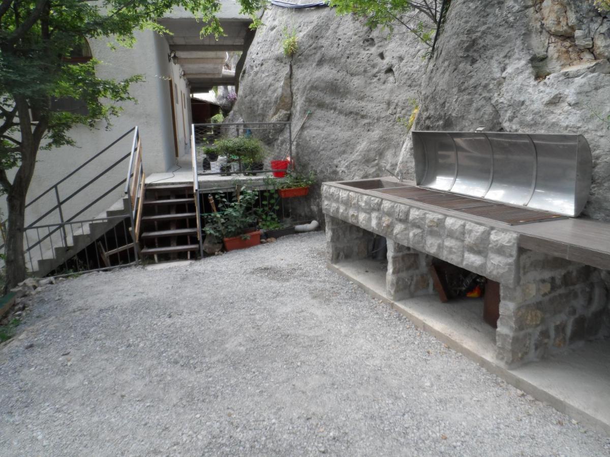 Pataki Studios Petrovac Exterior foto