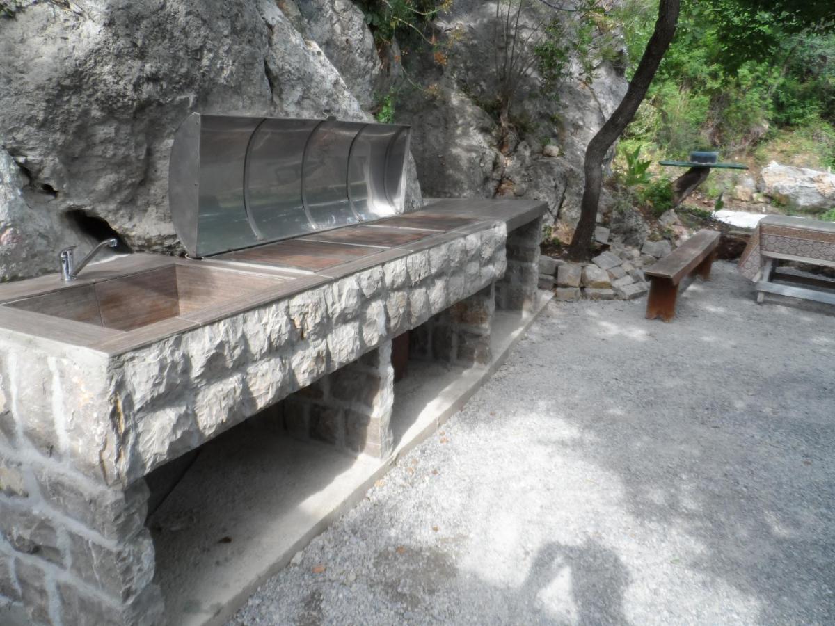 Pataki Studios Petrovac Exterior foto