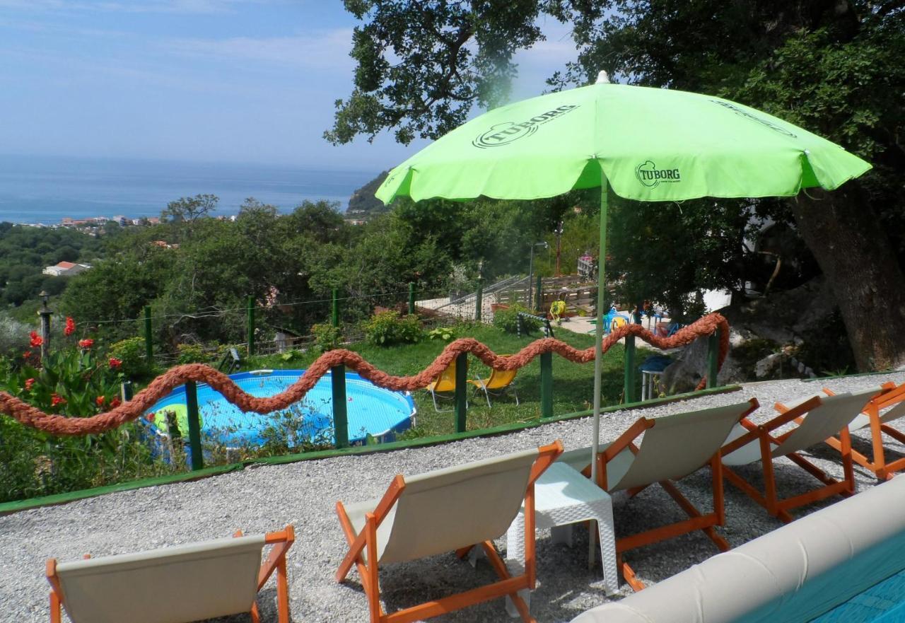 Pataki Studios Petrovac Exterior foto